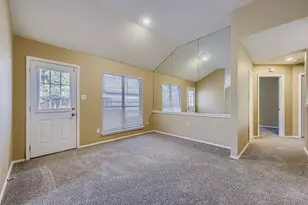 3326 Spring Meadow Ln, Grand Prairie, TX 75052 - Photo 5