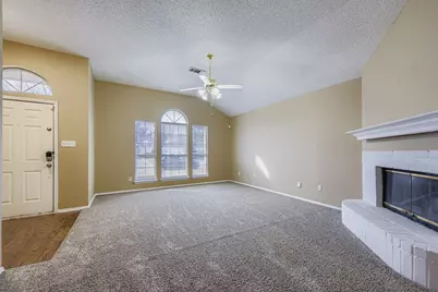 3326 Spring Meadow Lane, Grand Prairie, TX 75052 - Photo 3