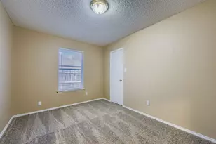 3326 Spring Meadow Ln, Grand Prairie, TX 75052 - Photo 15