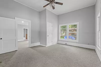 707 S Robinson Street, Cleburne, TX 76031 - Photo 5