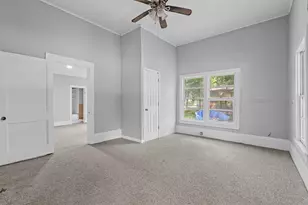 707 S Robinson St, Cleburne, TX 76031 - Photo 5