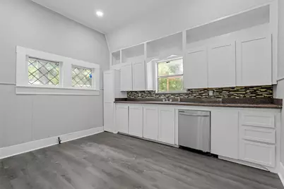 707 S Robinson Street, Cleburne, TX 76031 - Photo 3