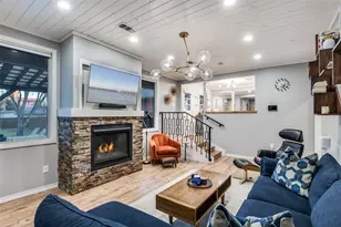 907 E Texas St, Grapevine, TX 76051 - Photo 13