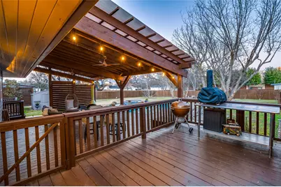 907 E Texas Street, Grapevine, TX 76051 - Photo 23