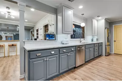 907 E Texas Street, Grapevine, TX 76051 - Photo 9