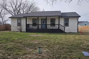 309 N Main St, Trenton, TX 75490 - Photo 1