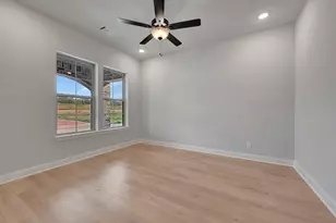 2076 Spotted Fawn Dr, Arlington, TX 76005 - Photo 5