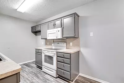 636 Green Mountain Road, Burleson, TX 76028 - Photo 7