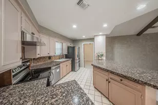 1633 Martha Dr, Bedford, TX 76022 - Photo 11