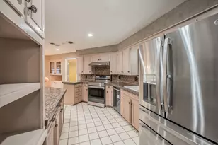 1633 Martha Dr, Bedford, TX 76022 - Photo 9