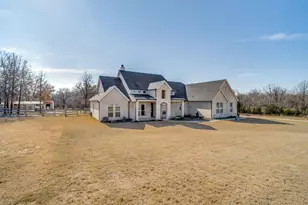 2021 Dolly Dr, Weatherford, TX 76088 - Photo 3