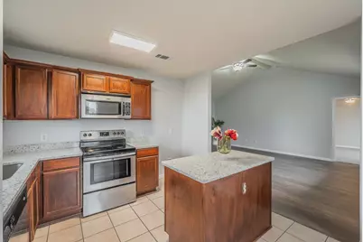 529 Hidden Dale Drive, Fort Worth, TX 76140 - Photo 11