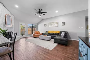 1561 Winter Park Ln, Lewisville, TX 75077 - Photo 15