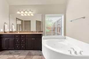 11967 Salisbury Dr, Frisco, TX 75035 - Photo 9