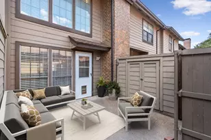 9910 Royal Ln, Dallas, TX 75231 - Photo 17