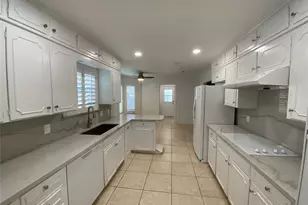 2116 Stratford Dr, Bedford, TX 76021 - Photo 9