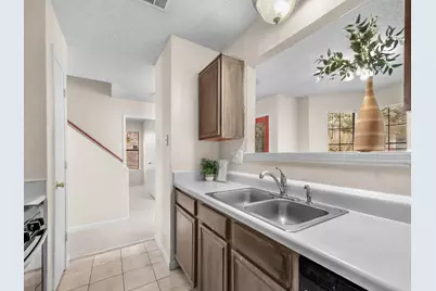 1722 Circle Creek Drive, Lewisville, TX 75067 - Photo 7