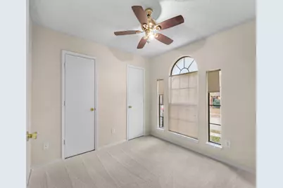 1722 Circle Creek Drive, Lewisville, TX 75067 - Photo 17