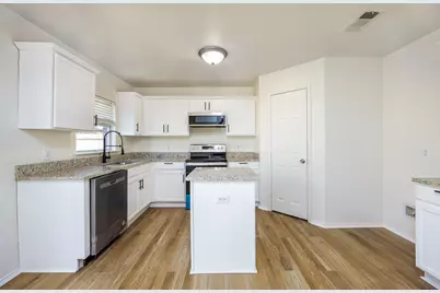 8529 Prairie Dawn Drive, Fort Worth, TX 76131 - Photo 11