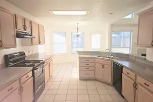 885 Stafford Station Dr, Saginaw, TX 76131 - Photo 5