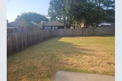 885 Stafford Station Drive, Saginaw, TX 76131 - Photo 33