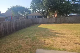 885 Stafford Station Dr, Saginaw, TX 76131 - Photo 33