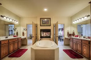 636 Possom Trot Hollow Rd, Whitewright, TX 75491 - Photo 15