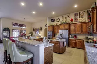 636 Possom Trot Hollow Rd, Whitewright, TX 75491 - Photo 5