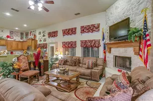 636 Possom Trot Hollow Rd, Whitewright, TX 75491 - Photo 9