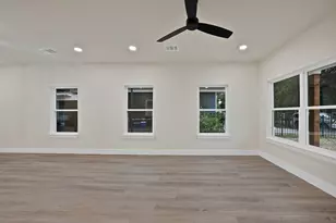 3301 Avenue H, Fort Worth, TX 76105 - Photo 9