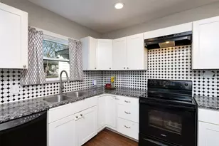 505 Bellevue Dr, Cleburne, TX 76033 - Photo 15