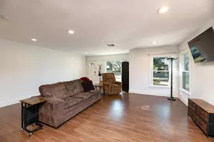 505 Bellevue Dr, Cleburne, TX 76033 - Photo 11