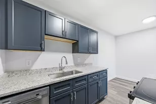 4859 Cedar Springs Rd, Dallas, TX 75219 - Photo 11
