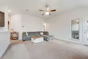 1202 Holly St, Cleburne, TX 76033 - Photo 7