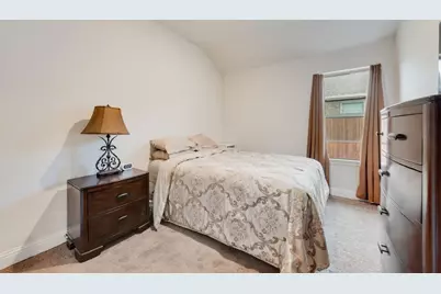 1202 Holly Street, Cleburne, TX 76033 - Photo 23