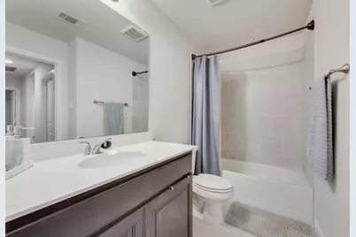 1202 Holly Street, Cleburne, TX 76033 - Photo 27