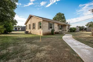 1500 W 10th St, McGregor, TX 76657 - Photo 3