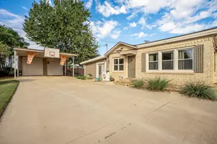 1500 W 10th St, McGregor, TX 76657 - Photo 3