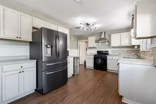 1500 W 10th St, McGregor, TX 76657 - Photo 9