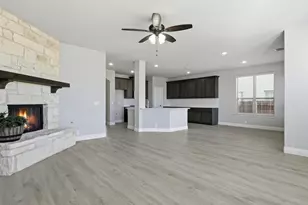 624 Pawprint Holw, Godley, TX 76044 - Photo 17