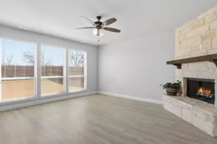 624 Pawprint Holw, Godley, TX 76044 - Photo 15