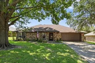 10037 Stoneleigh Dr, Benbrook, TX 76126 - Photo 31
