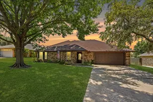 10037 Stoneleigh Dr, Benbrook, TX 76126 - Photo 33