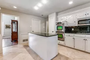 6911 Gateridge Dr, Dallas, TX 75254 - Photo 13