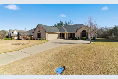 223 Golfers Way, Azle, TX 76020 - Photo 3