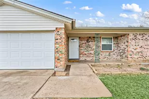 532 Holly Hill Dr, Hurst, TX 76053 - Photo 7