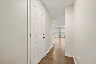 532 Holly Hill Dr, Hurst, TX 76053 - Photo 9