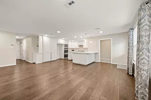 532 Holly Hill Dr, Hurst, TX 76053 - Photo 15