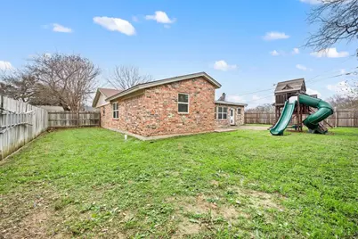 532 Holly Hill Drive, Hurst, TX 76053 - Photo 5