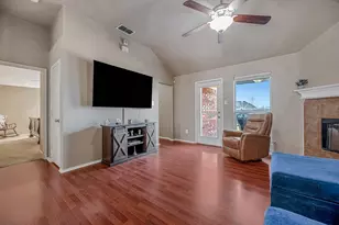 10865 Braemoor Dr, Fort Worth, TX 76052 - Photo 5